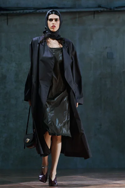 Look 15